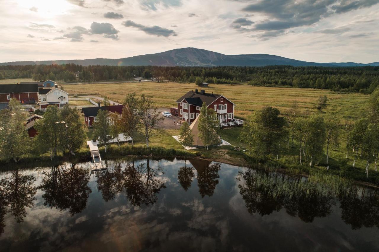 Hotel Aurora Estate à Ylläsjärvi Extérieur photo